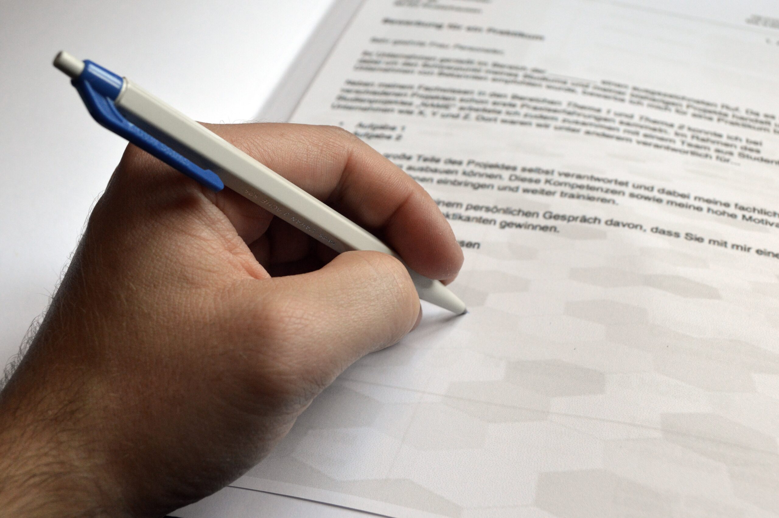 Generate Bulletproof Employment Contracts in a Minute With HR Docket